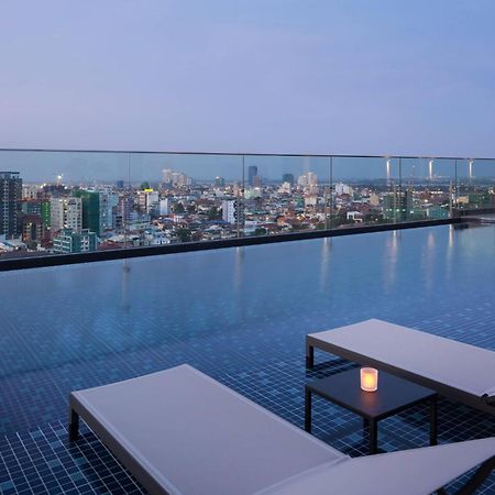 Courtyard By Marriott Phnom Penh Hotel Exterior foto