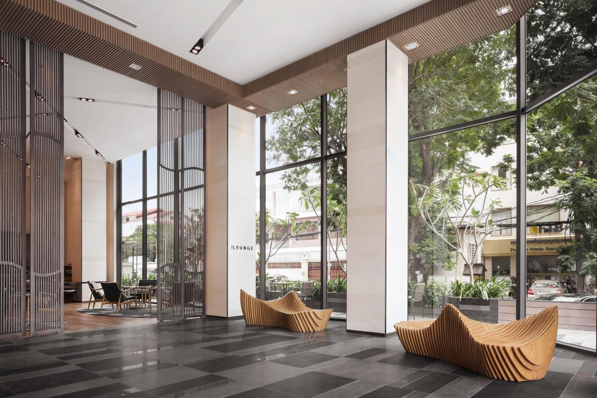 Courtyard By Marriott Phnom Penh Hotel Exterior foto