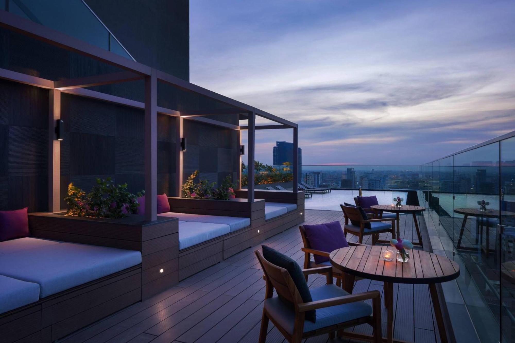 Courtyard By Marriott Phnom Penh Hotel Exterior foto