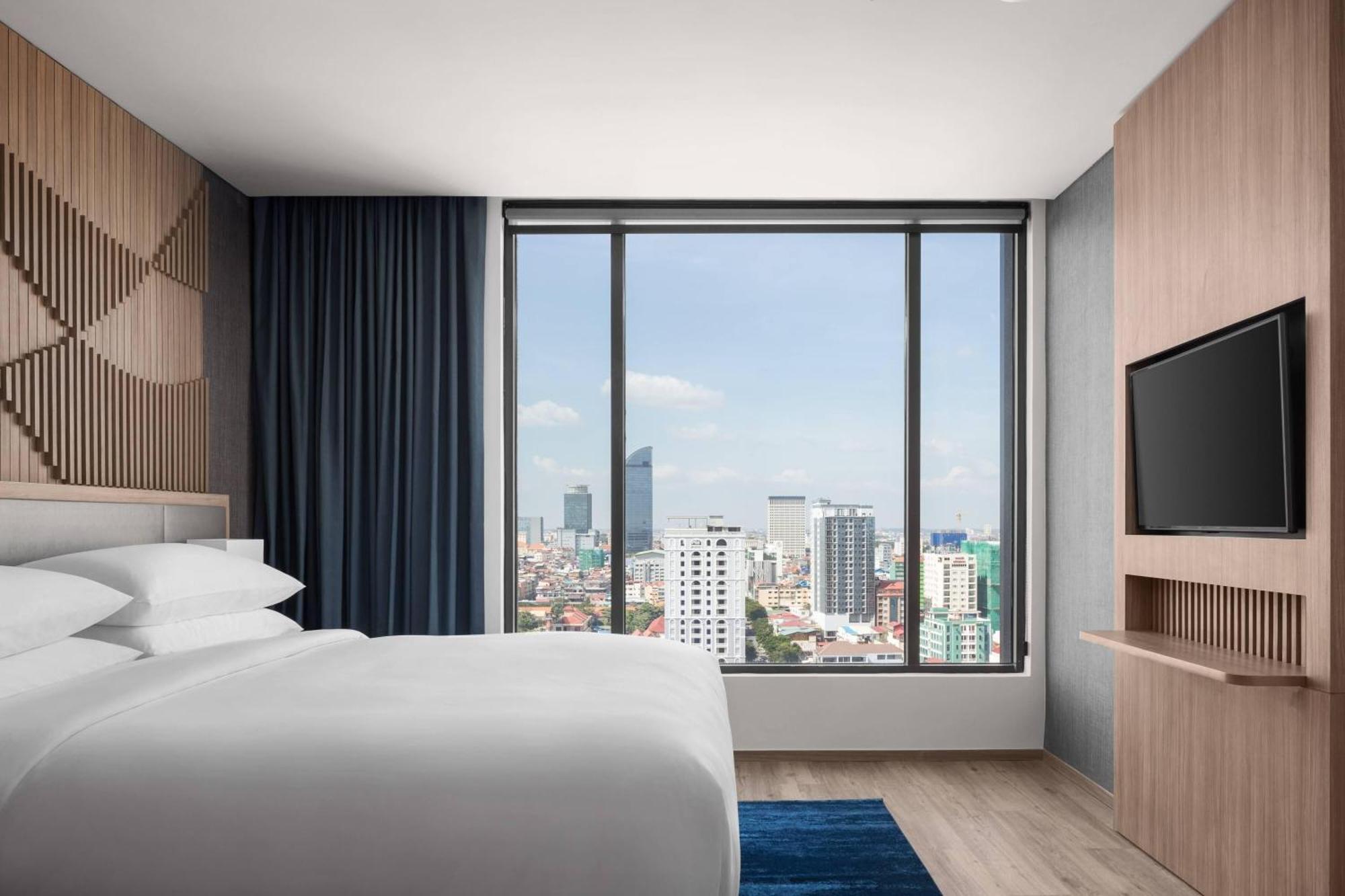 Courtyard By Marriott Phnom Penh Hotel Exterior foto