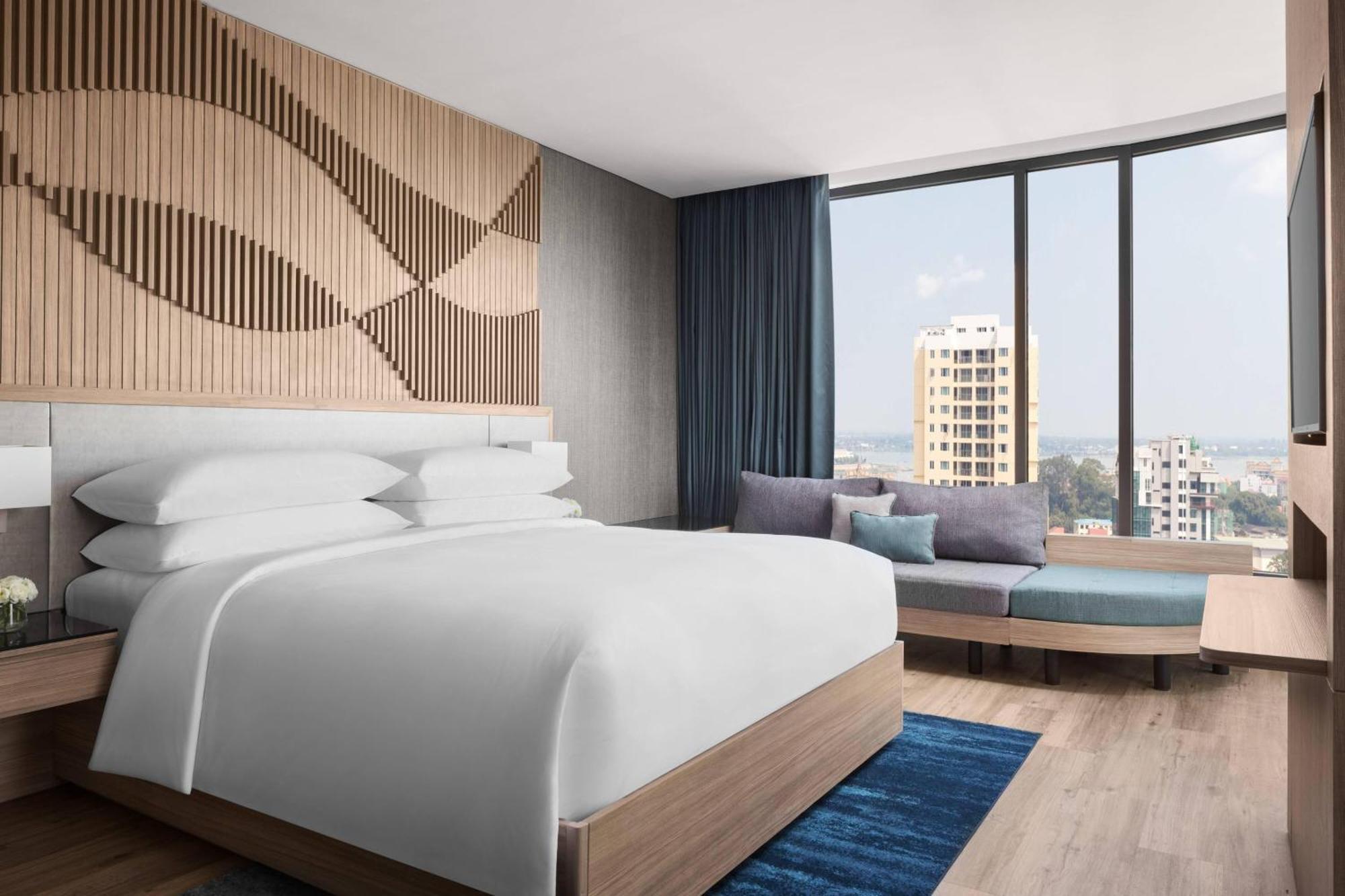 Courtyard By Marriott Phnom Penh Hotel Exterior foto