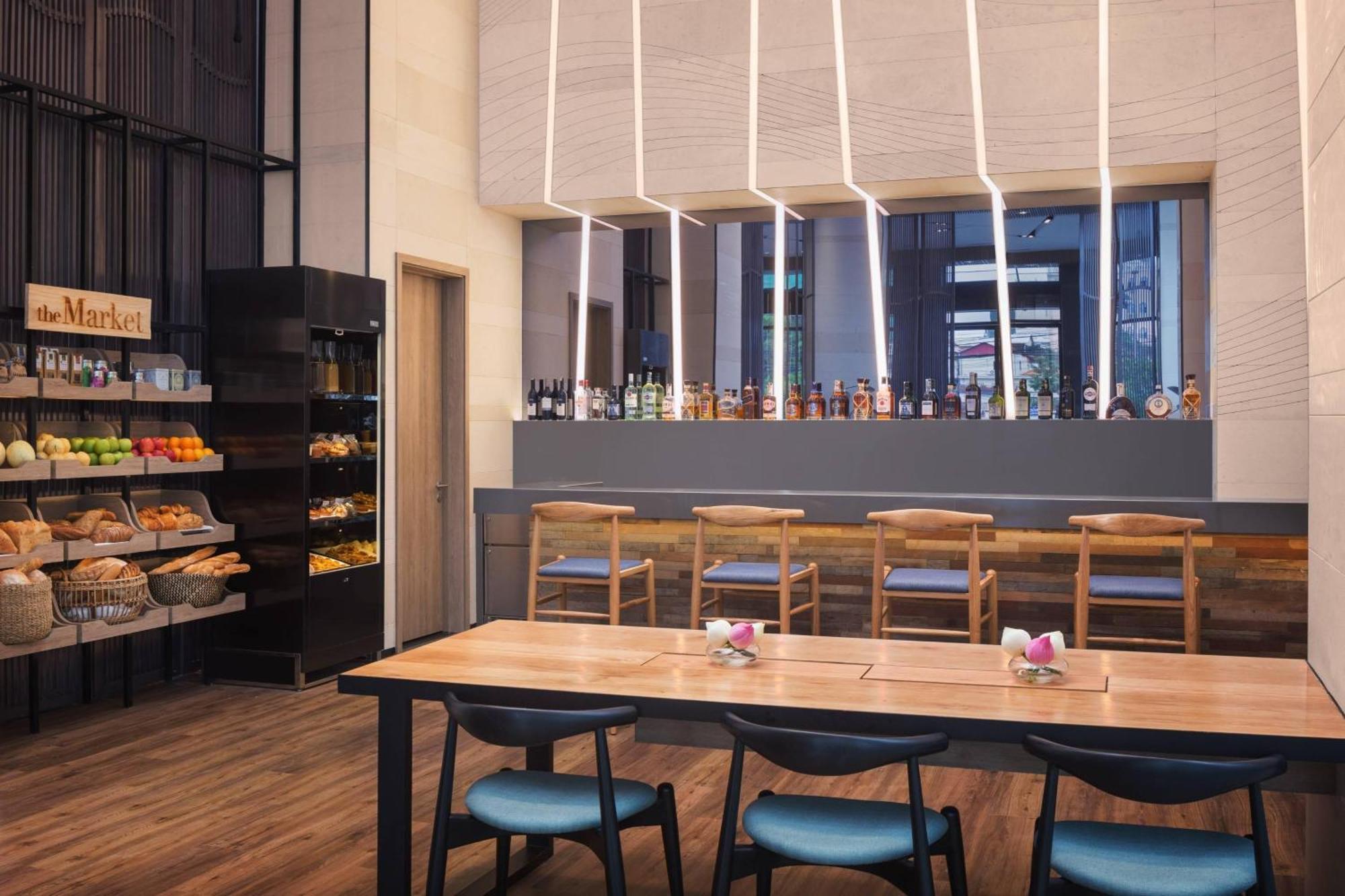 Courtyard By Marriott Phnom Penh Hotel Exterior foto