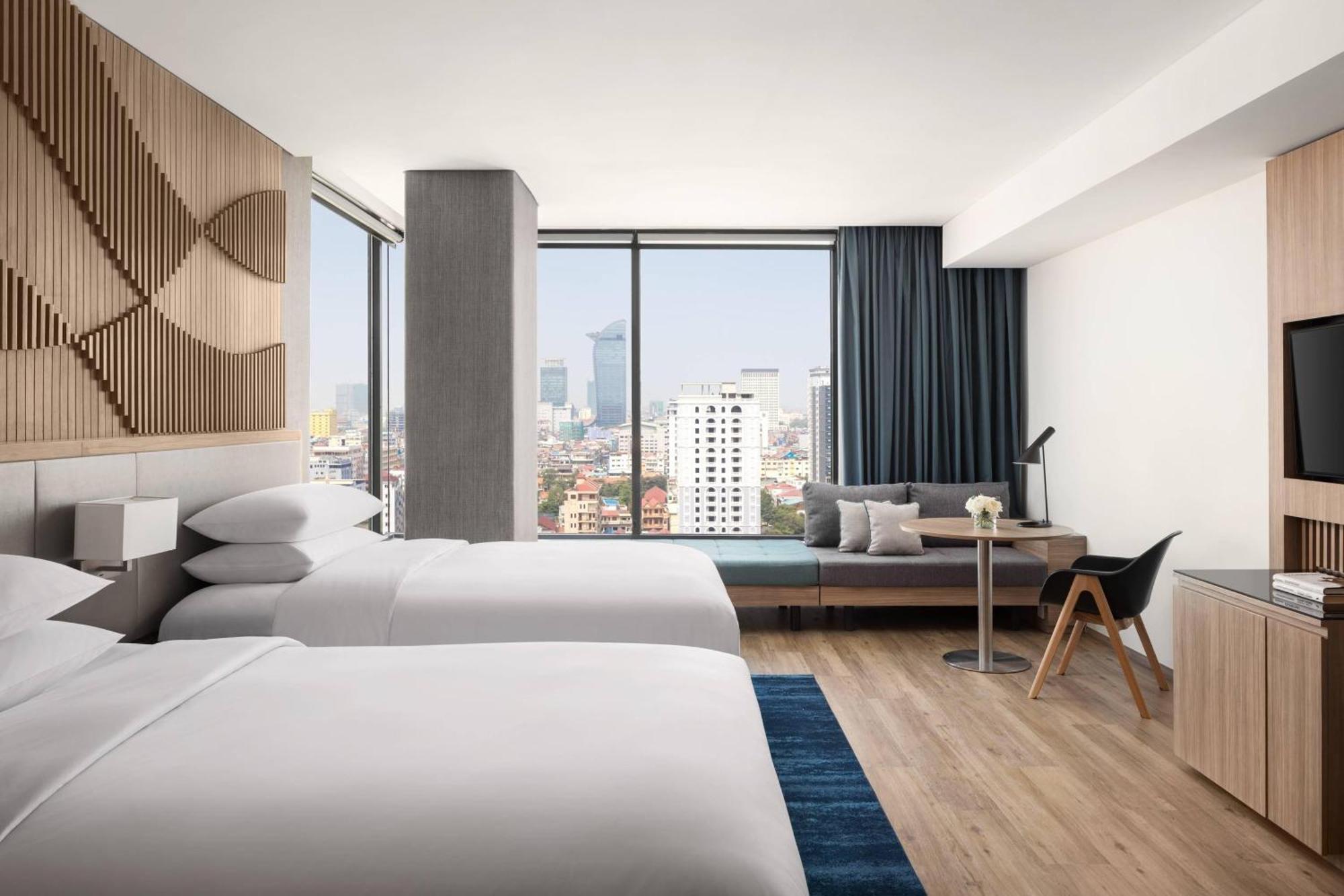 Courtyard By Marriott Phnom Penh Hotel Exterior foto