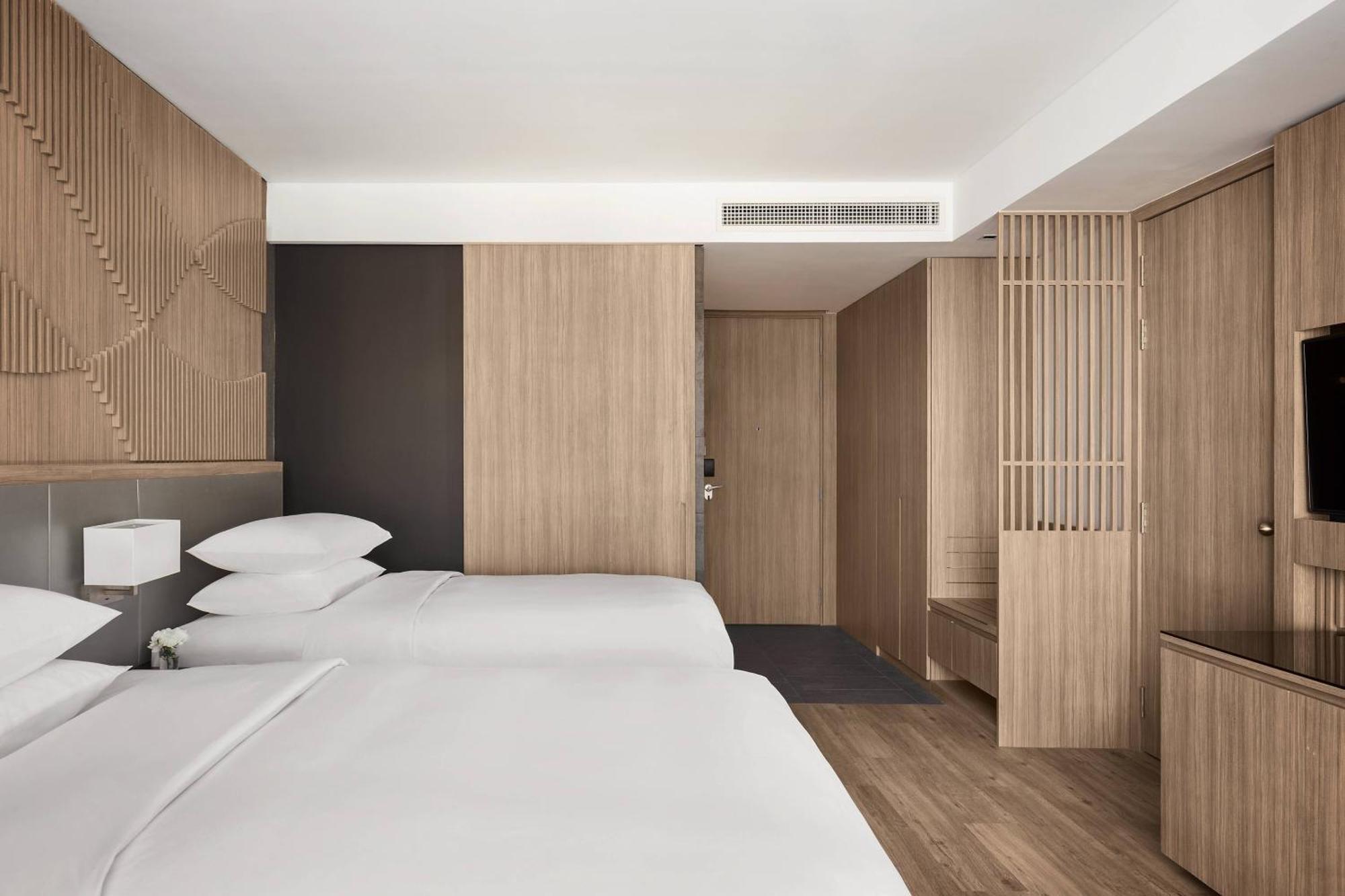 Courtyard By Marriott Phnom Penh Hotel Exterior foto